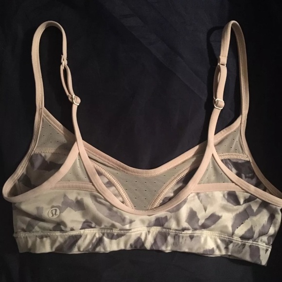 Lululemon Dance To Yoga Bra Size 4 - Picture 2 of 3
